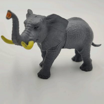 Inchiriaza jucarie elefant din plastic