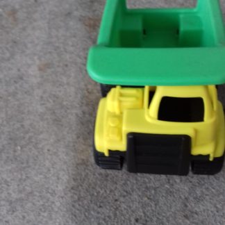 🚜 Mini Dump Truck Toy – Yellow & Green Construction Vehicle for Kids’ Playtime Adventures