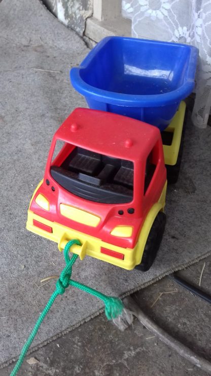 Colorful Kids’ Toy Dump Truck with Trailer – Perfect for Outdoor Play & Sand Adventures!