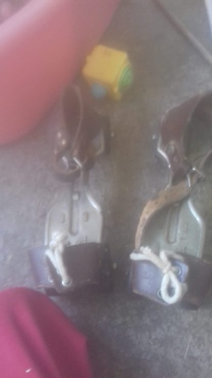 🛹 Vintage Adjustable 4-Wheel Roller Skates with Leather Straps