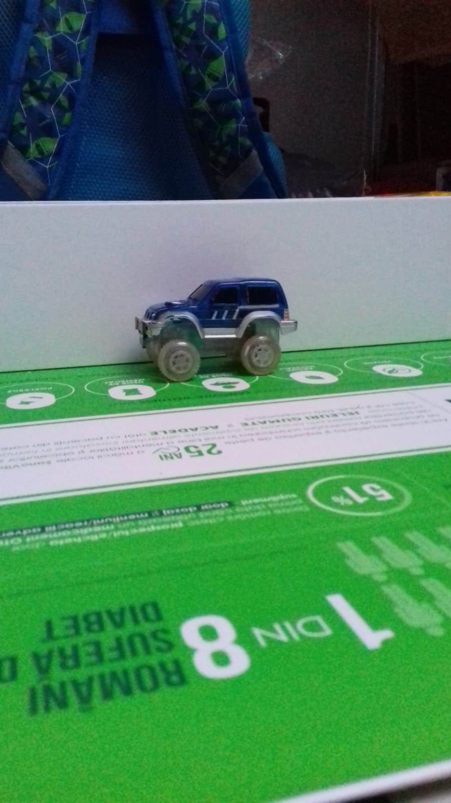 Blue Toy Off-Road Car - imagine 3